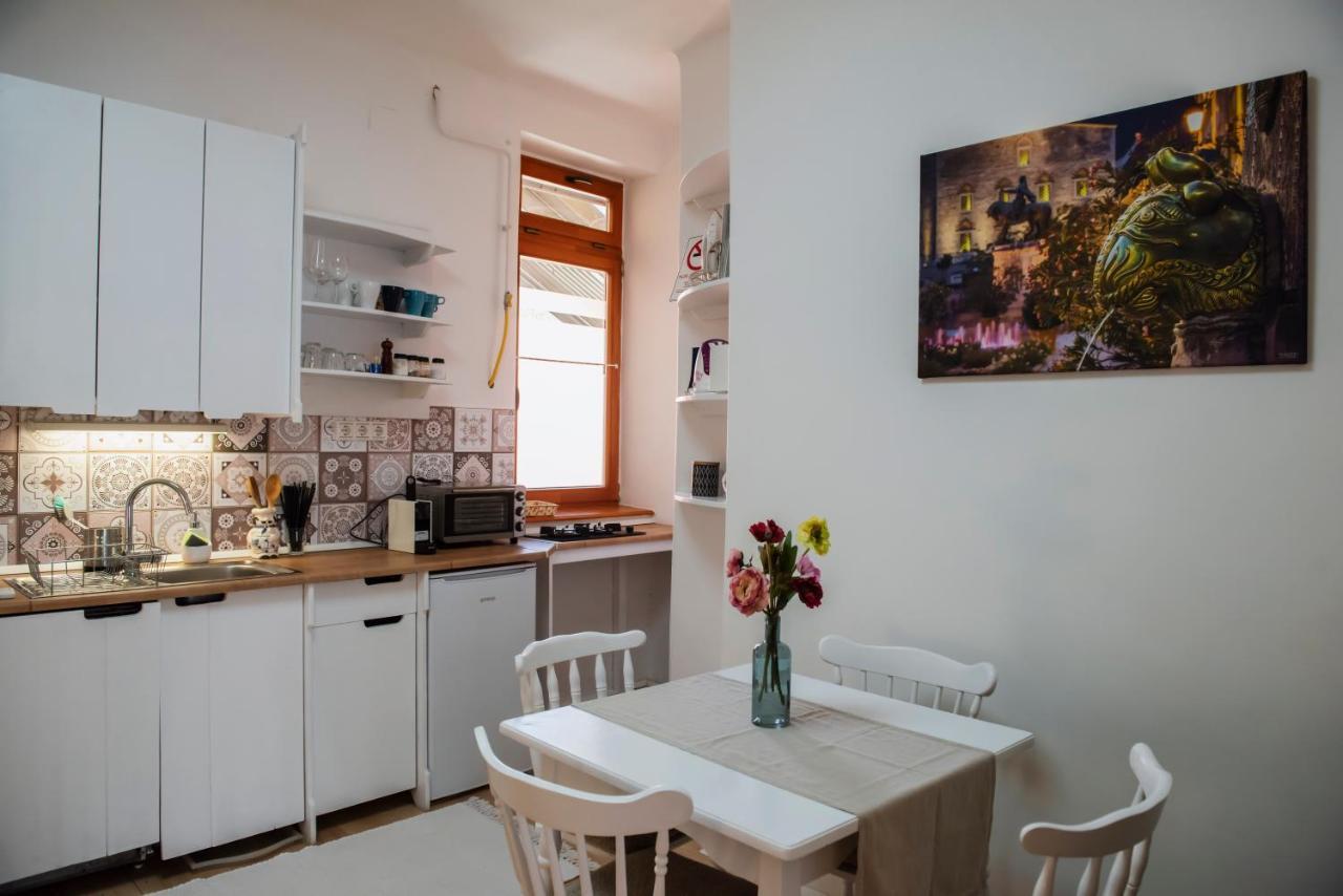 Heart of Pécs apartman free parking Esterno foto