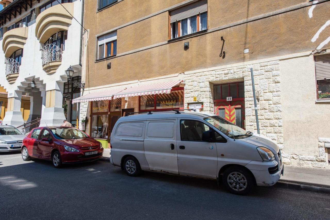 Heart of Pécs apartman free parking Esterno foto