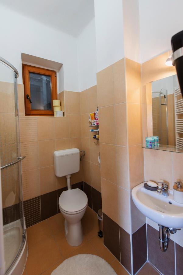 Heart of Pécs apartman free parking Esterno foto